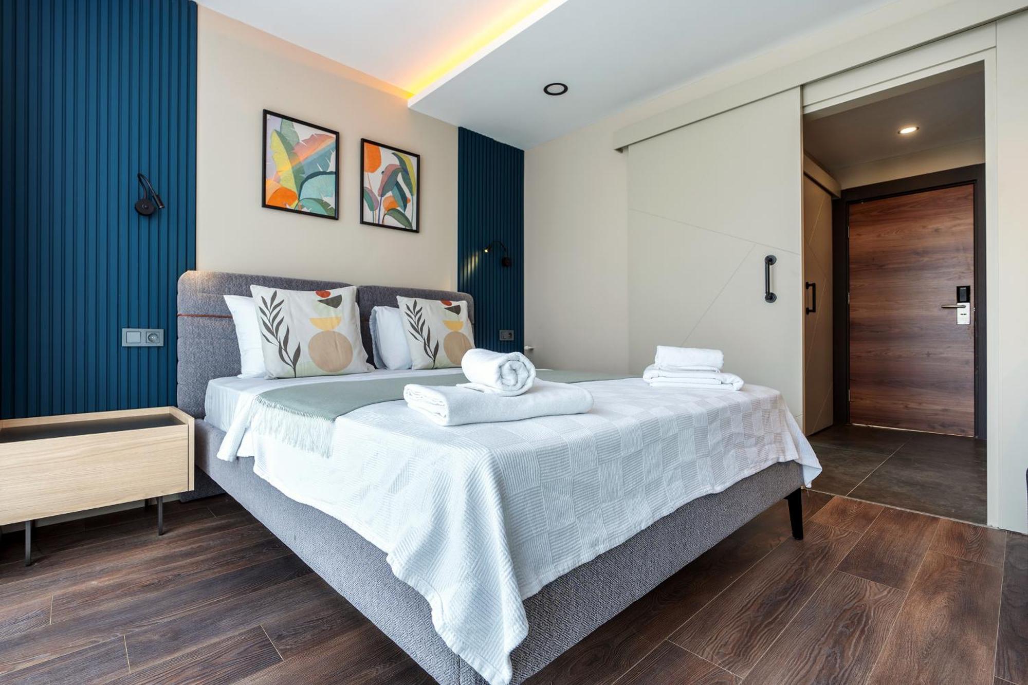 Doqu Suites Hotel Antalya Exterior photo