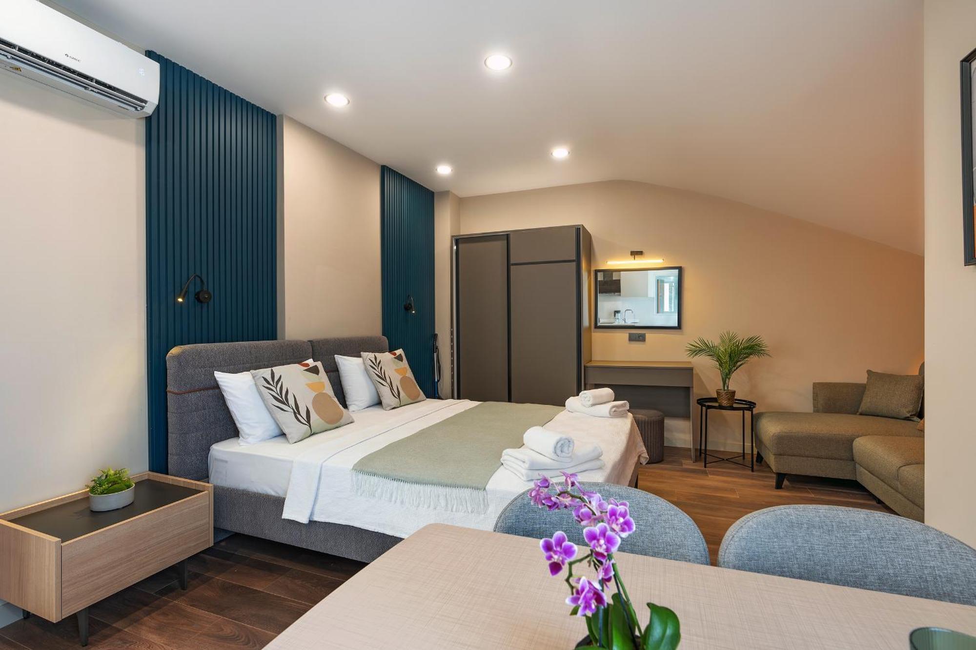 Doqu Suites Hotel Antalya Exterior photo